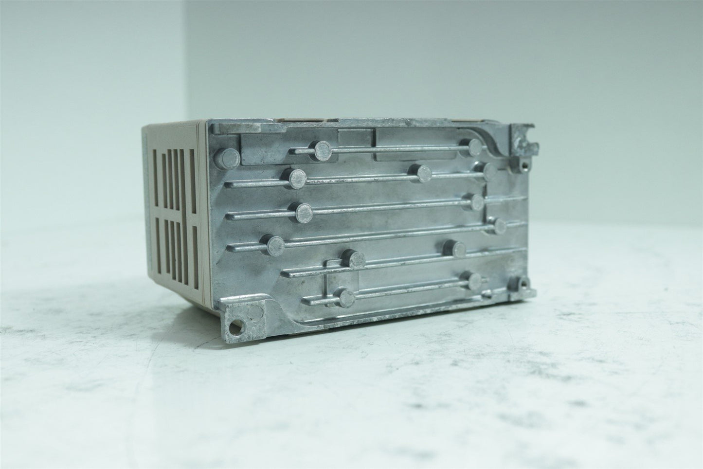 YASKAWA V1000 CIMR-VCBA 0003BAA Frequency Inverter