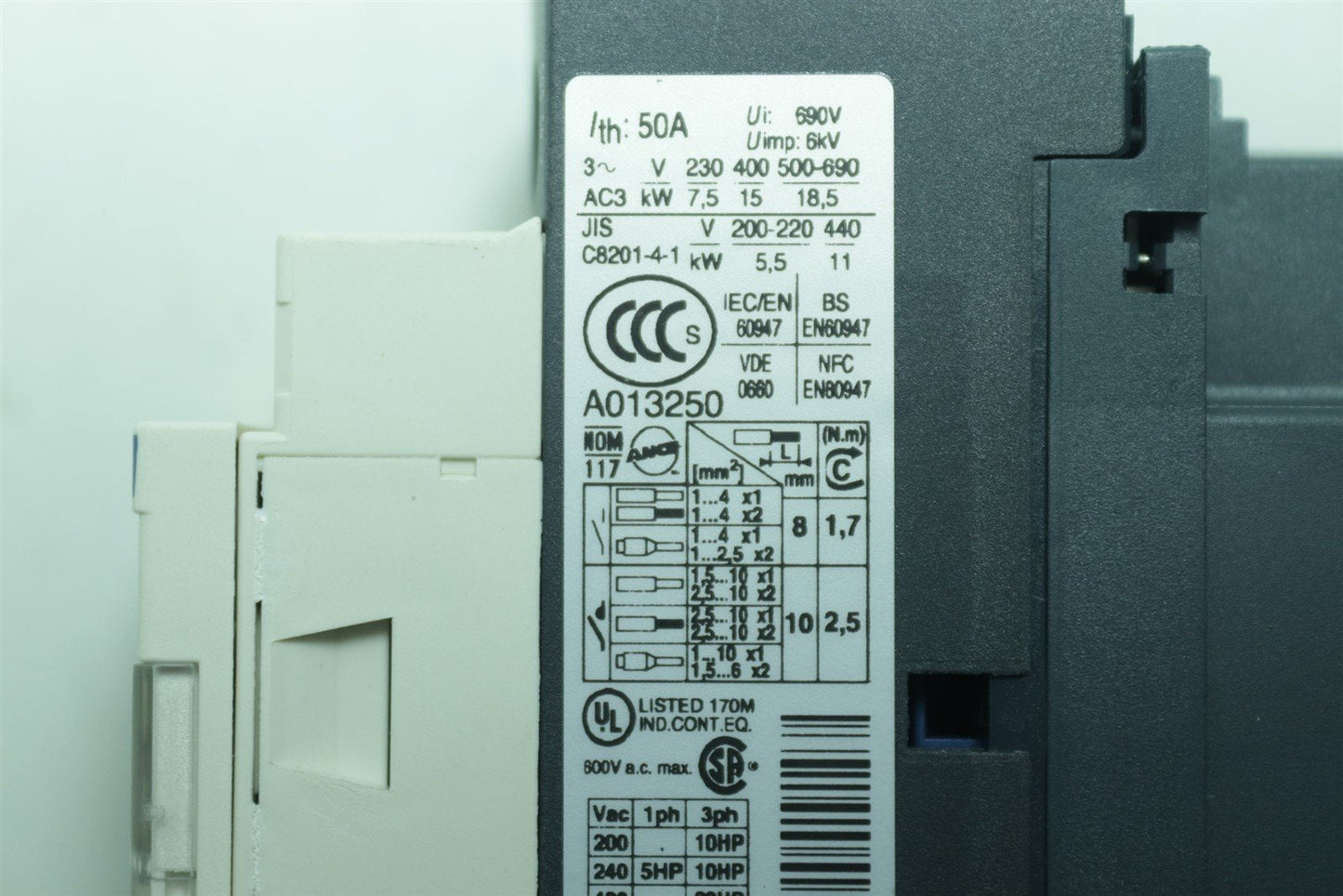 Schneider Electric Telemecanique Contactor LC1D32B7 NEW