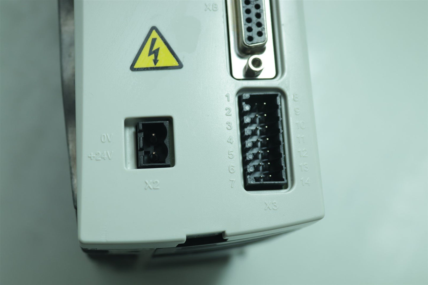 ABB MicroFlex Drive 3A FMH2A03TR-EN23Z Out 3A Cont/6A Pk 0-250V AC 3 Phases