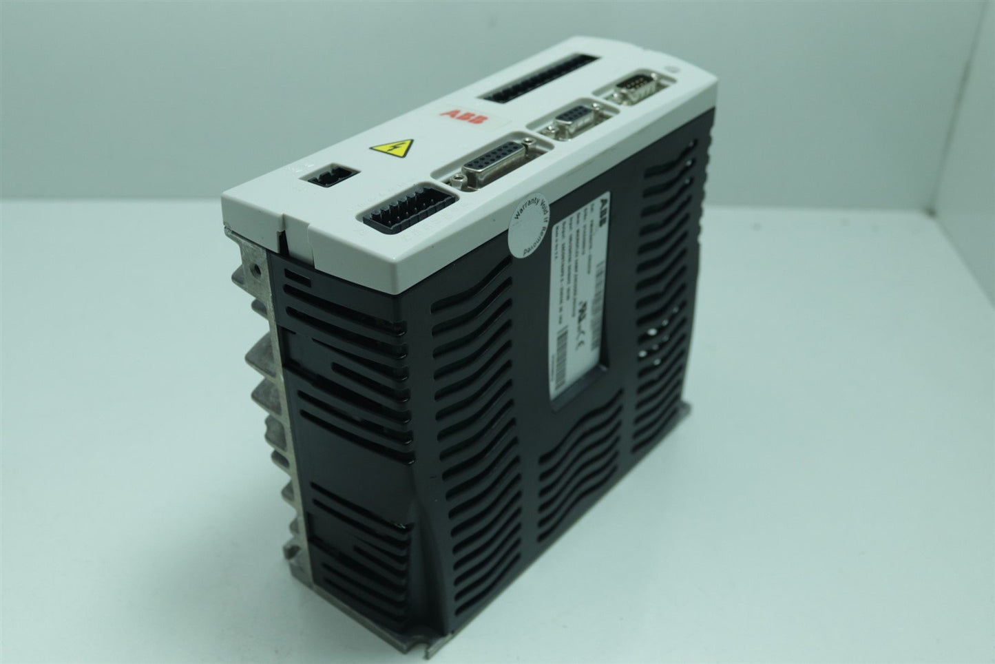 ABB MicroFlex Drive 3A FMH2A03TR-EN23Z Out 3A Cont/6A Pk 0-250V AC 3 Phases
