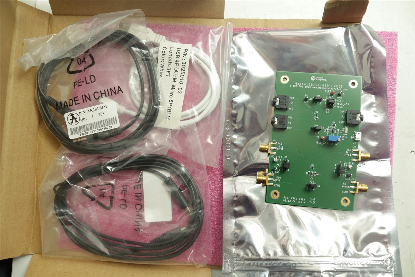 Analog Devices Inc. Switch IC Development Tools Eval Kit MAX14589