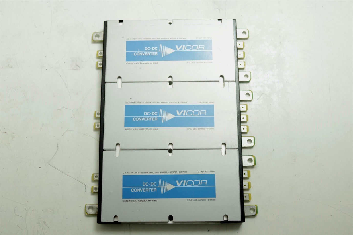 Victor Master Module DC-DC Converter VI-R1022-IVWW In:24V Out:5V 15V 15V