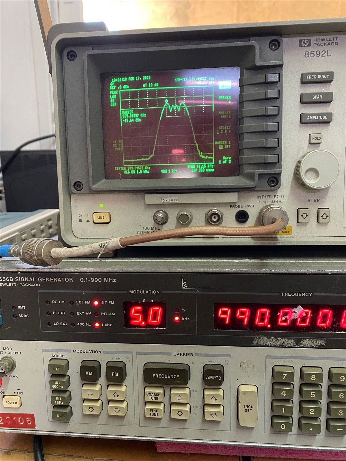 HP Agilent Keysight 8656B Signal Generator 0.1-990MHz TESTED!