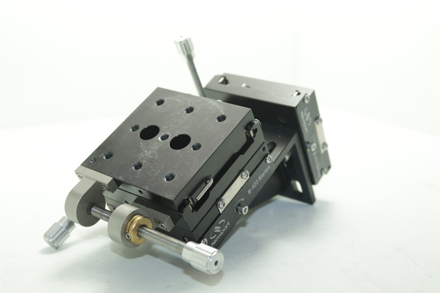 Newport M-423 Precision Linear X-Y Stage + Angle Bracket 90° M-360-90