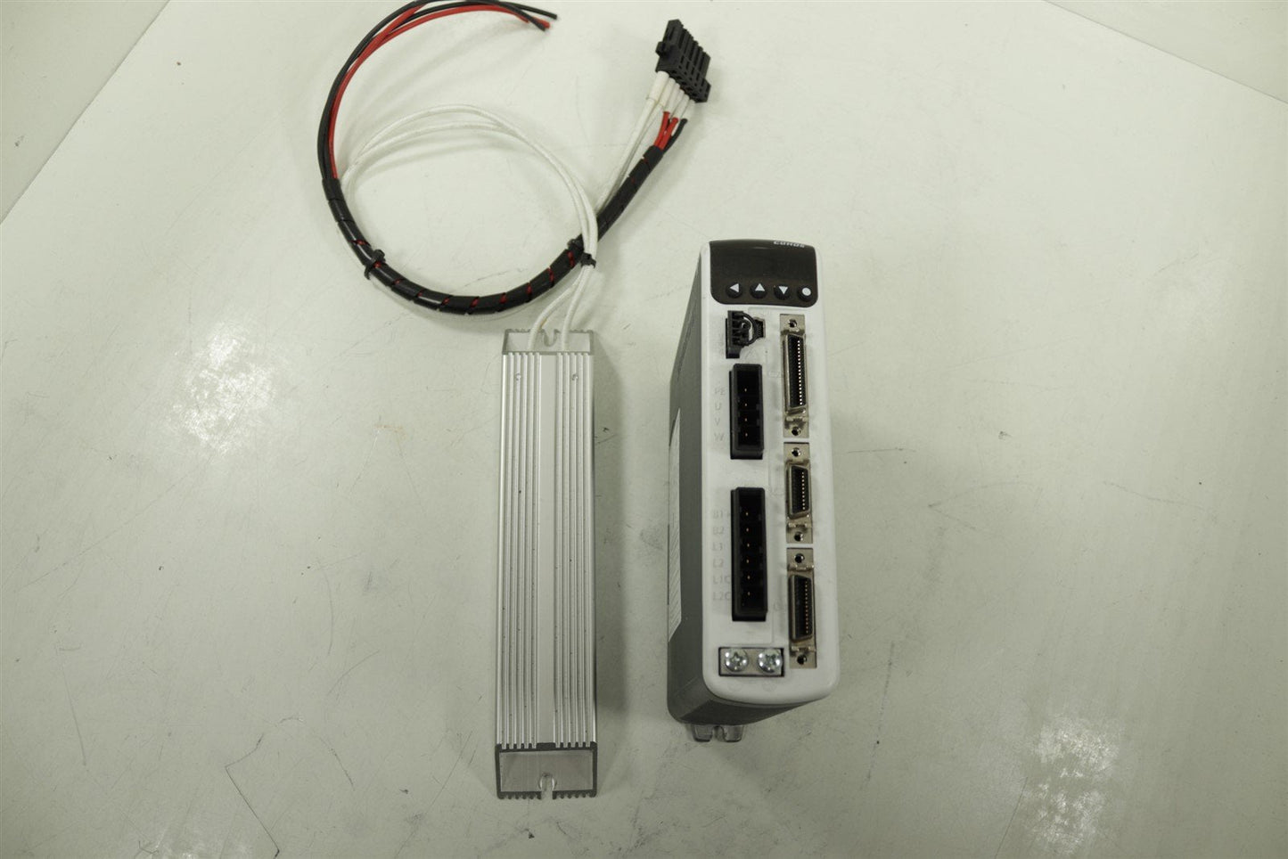 Servotronix Servo Drive CDHD2-0032AEC2 W/Bracks