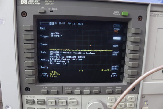 HP Agilent 70820A DC-40 GHz Microwave Transition Analyzer + 70004A Display
