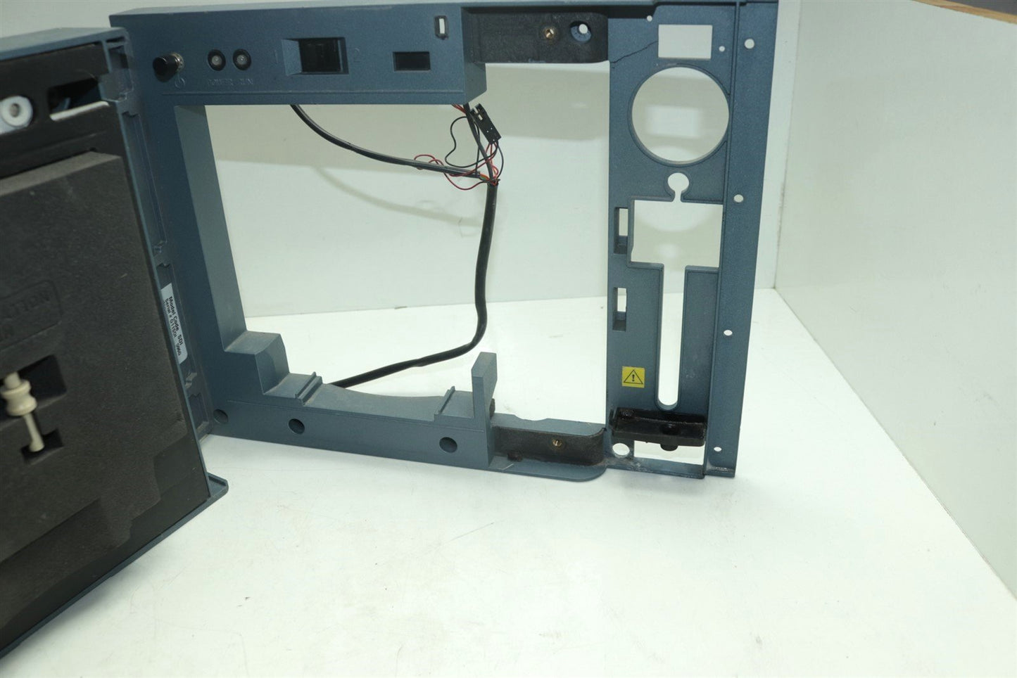Waters Acquity UPLC Sample Manager FTN Front Panel Door Power Switch Assy