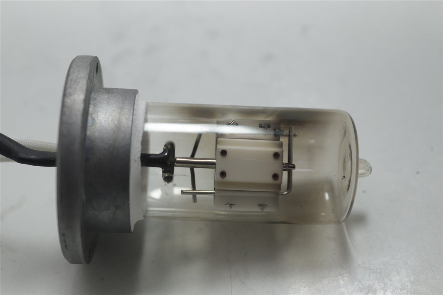 Hamamatsu L2D2 Deuterium Lamp L6301-50 Calibration Lamp