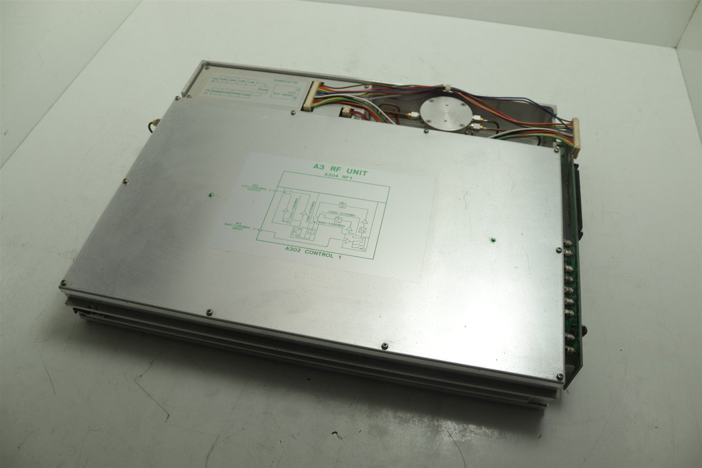 Anritsu MG3633A Synthesized Signal Generator 10kHz-2700MHz A3 RF Module