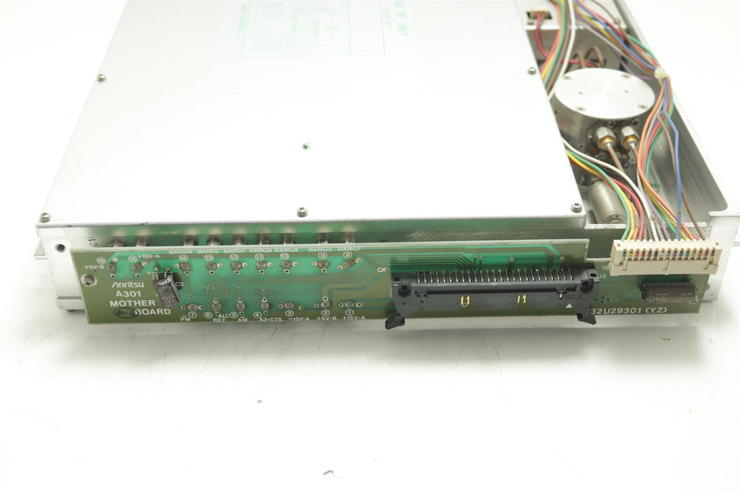 Anritsu MG3633A Synthesized Signal Generator 10kHz-2700MHz A3 RF Module