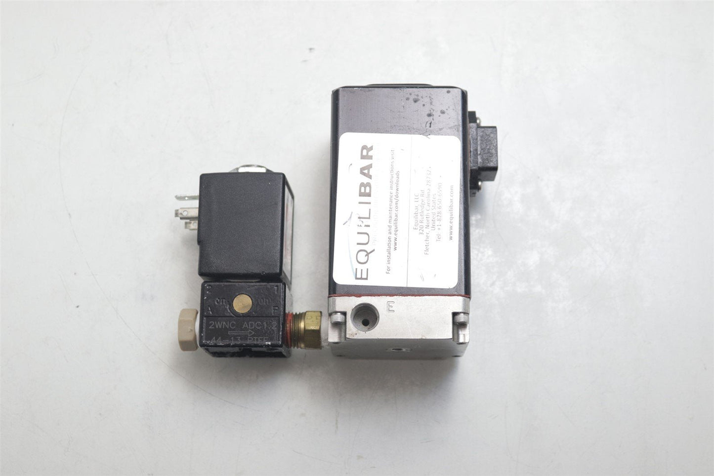 EquiliBar Electronic Pressure Regulator QB1SSNEEZP300PSG 0-300PSI