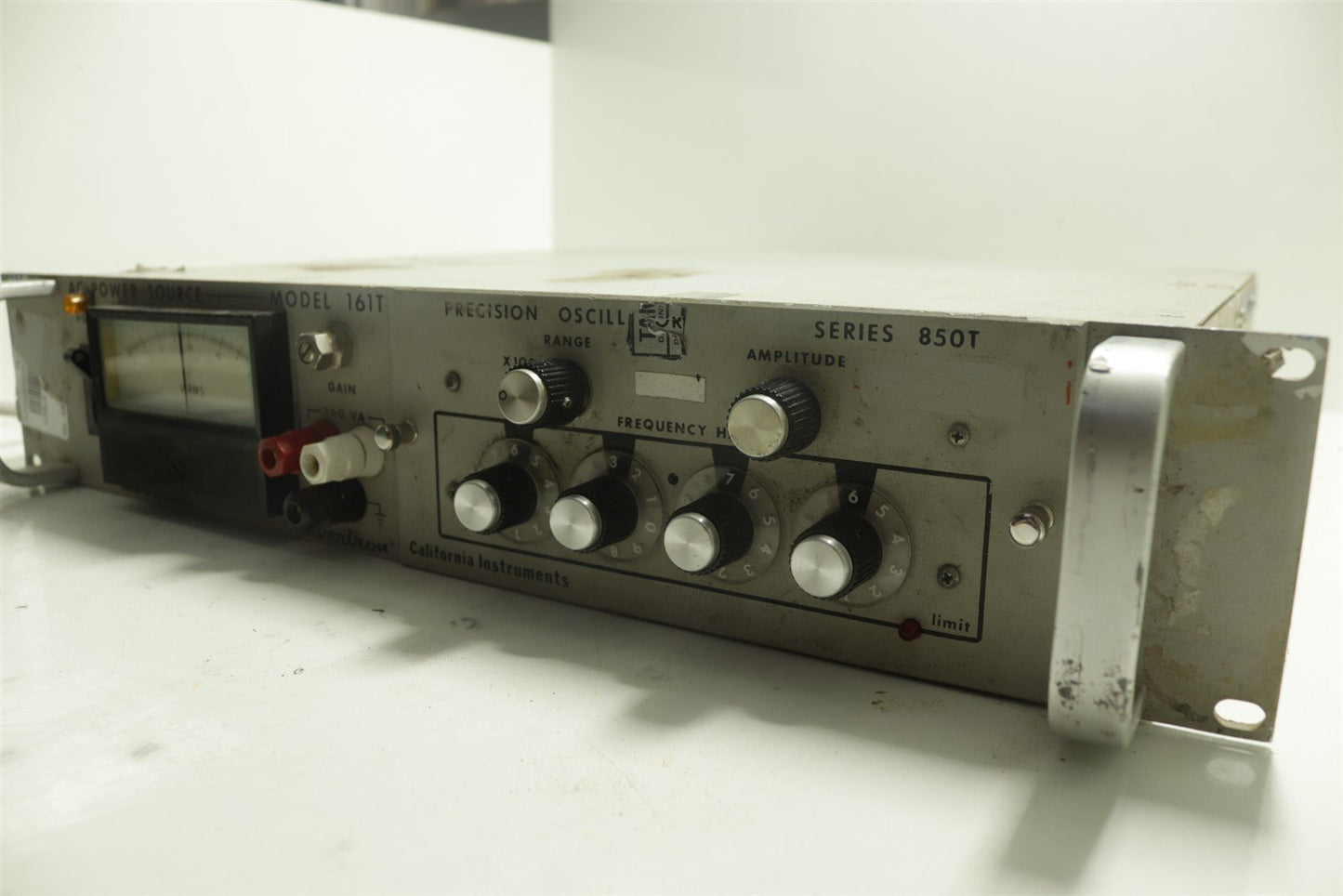 California Instruments AC Power Source 161T + Precision Oscillator 850T