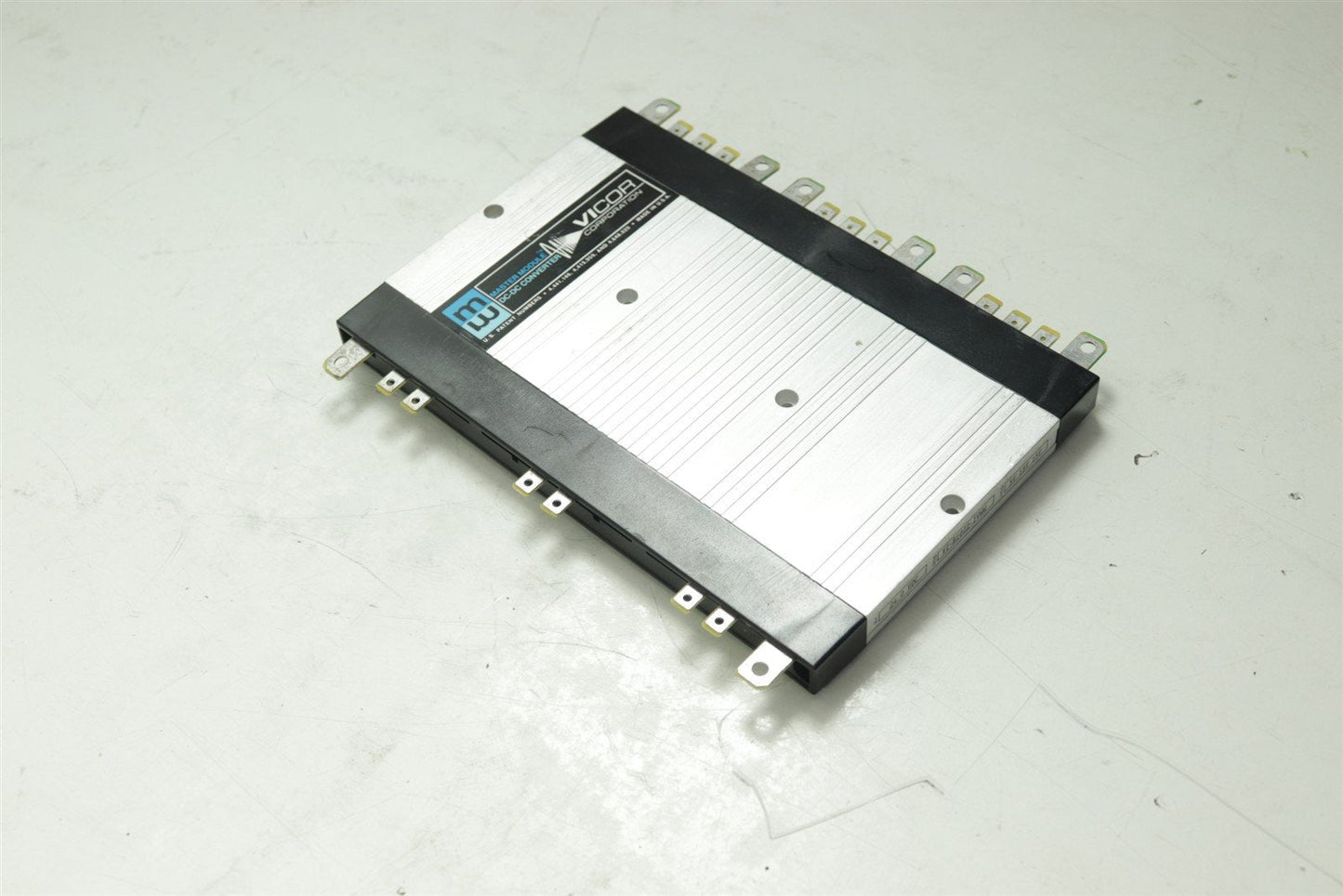 Victor Master Module DC-DC Converter VI-R1022-IVWW In:24V Out:5V 15V 15V